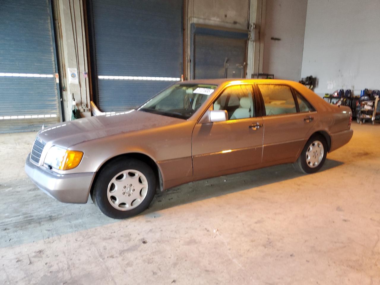 1993 Mercedes-Benz S 320, VIN WDBGA43E0PA129045 — Minor dents and scratches