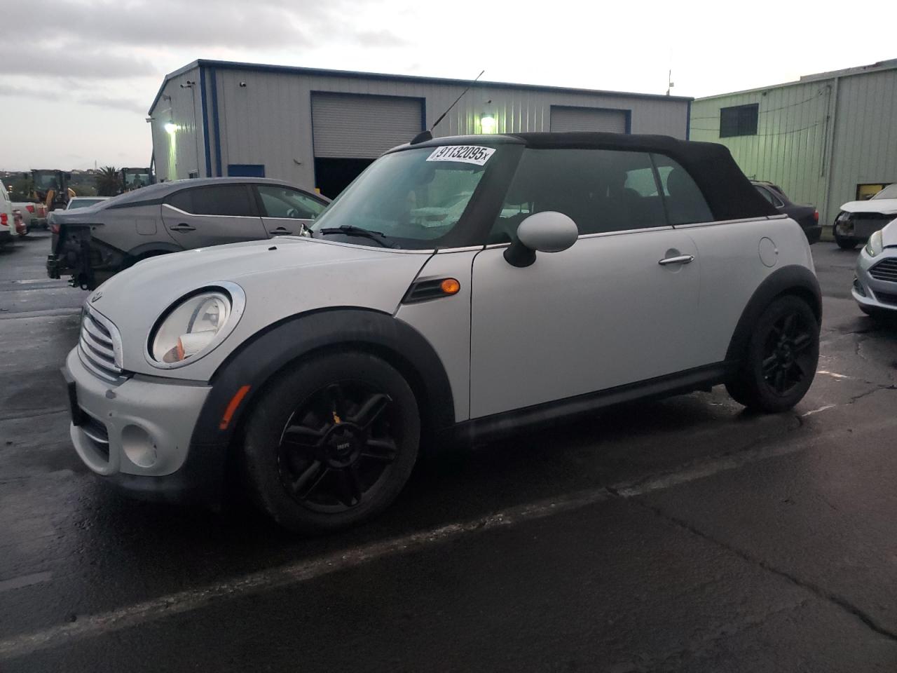 2014 MINI Convertible, VIN WMWZN3C59ET569787 — Перед