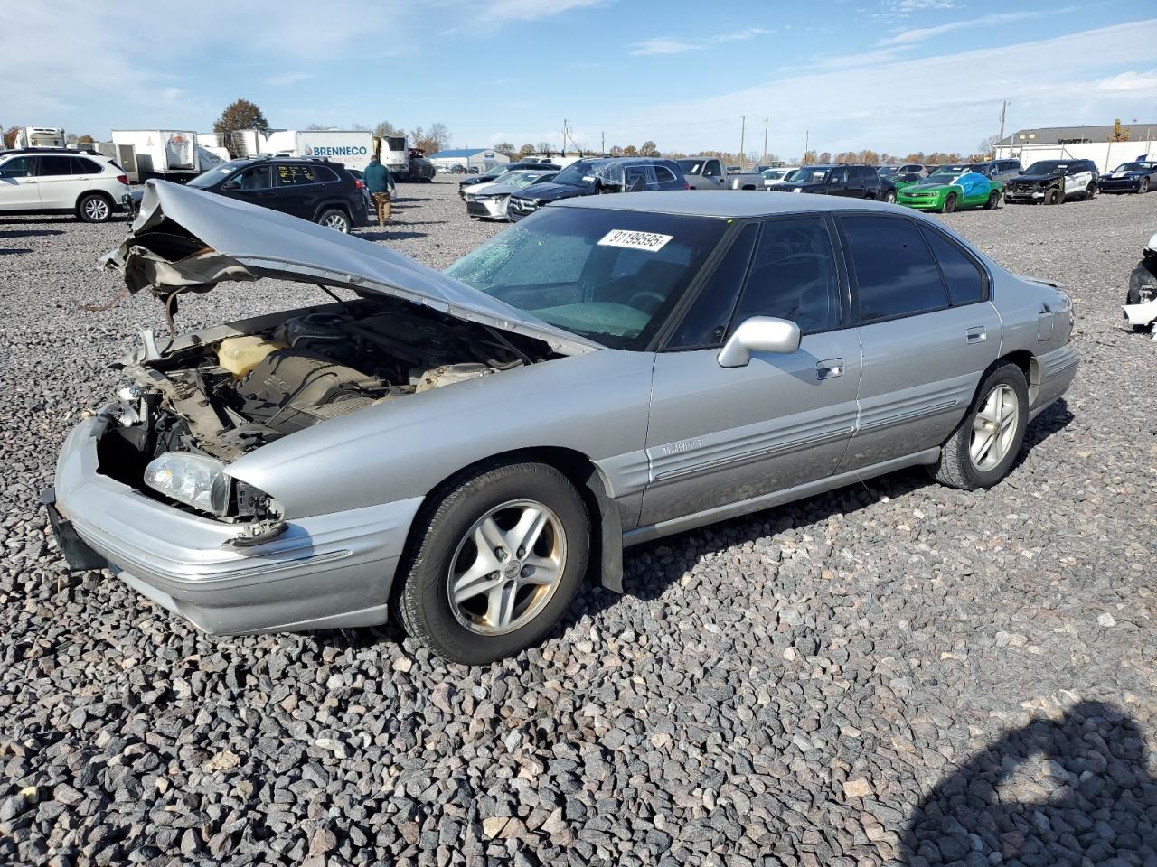 1999 Pontiac Bonneville SE, VIN 1G2HX52K4XH223538 — Front end