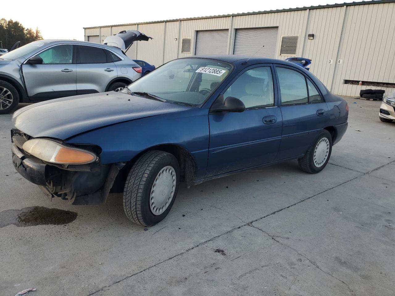 1998 Mercury Tracer GS, VIN 1MEFM10PXWW606900 — Front end