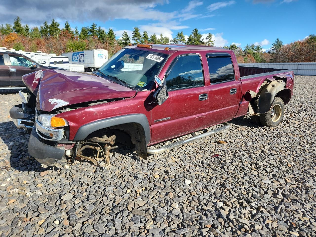 2002 GMC Sierra 3500, VIN 1GTJK33G32F124224 — Front end