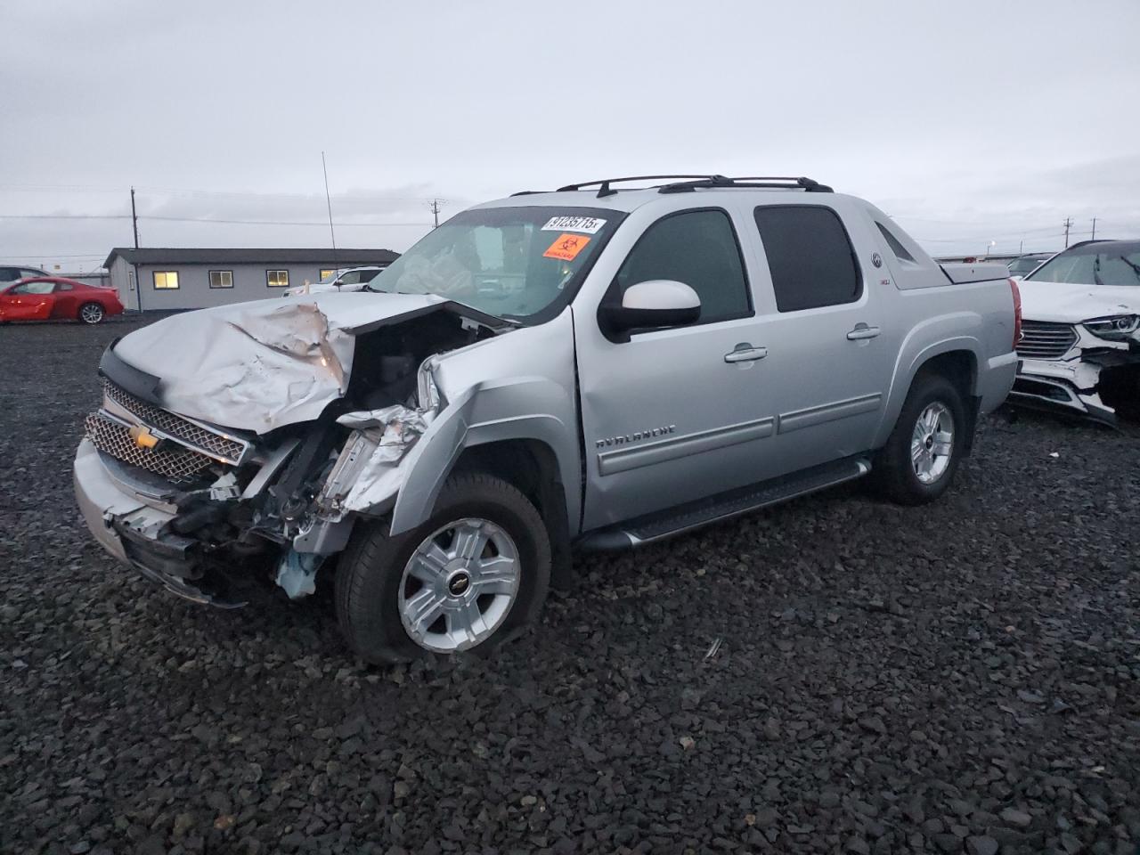 2011 Chevrolet Avalanche LT, VIN 3GNTKFE36BG324606 — Front end