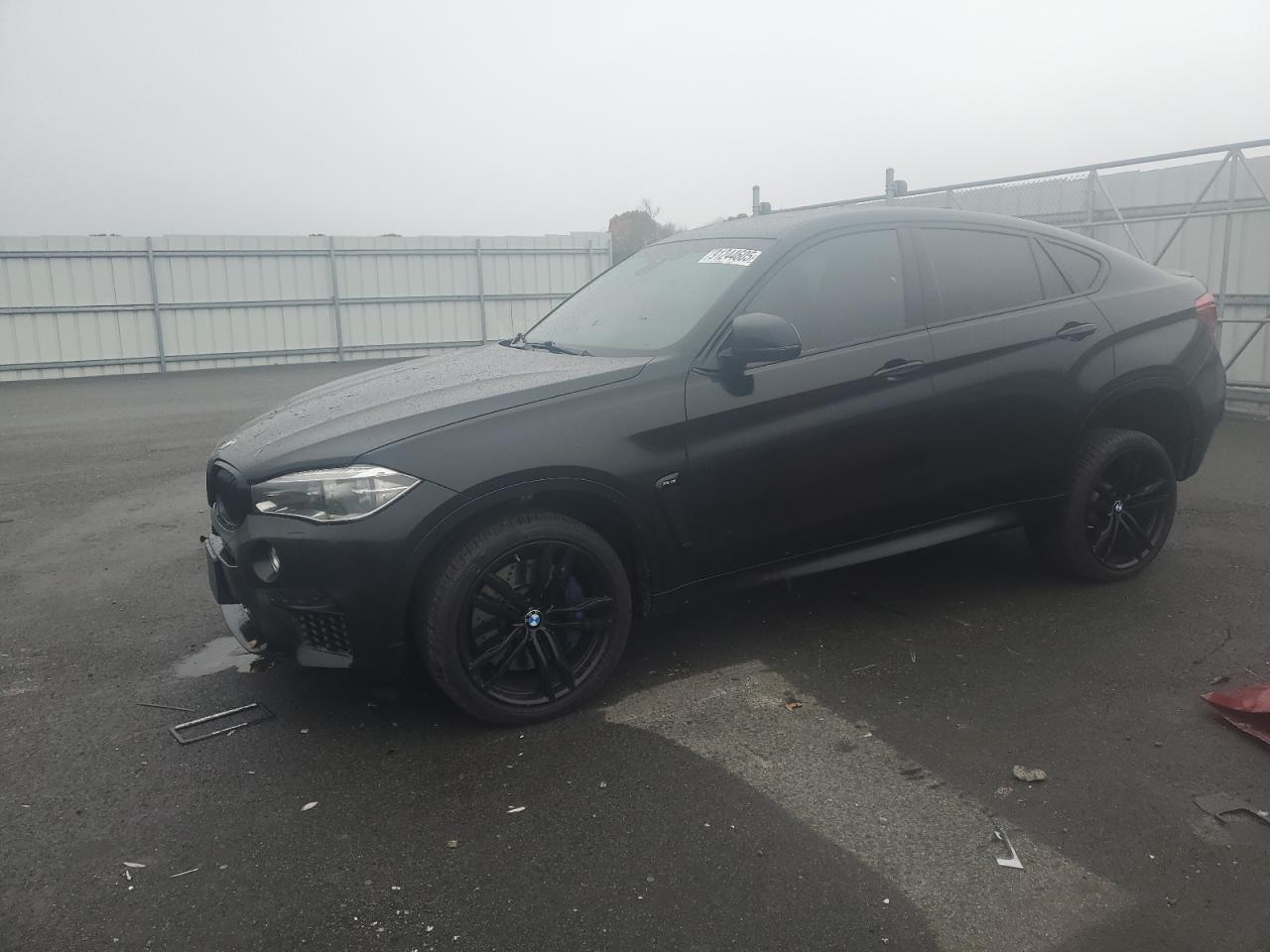2016 BMW X6 M, VIN 5YMKW8C50G0R43780 — Перед