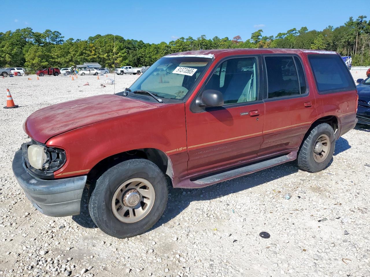 1998 Mercury Mountaineer, VIN 4M2ZU52P7WUJ46376 — Front end