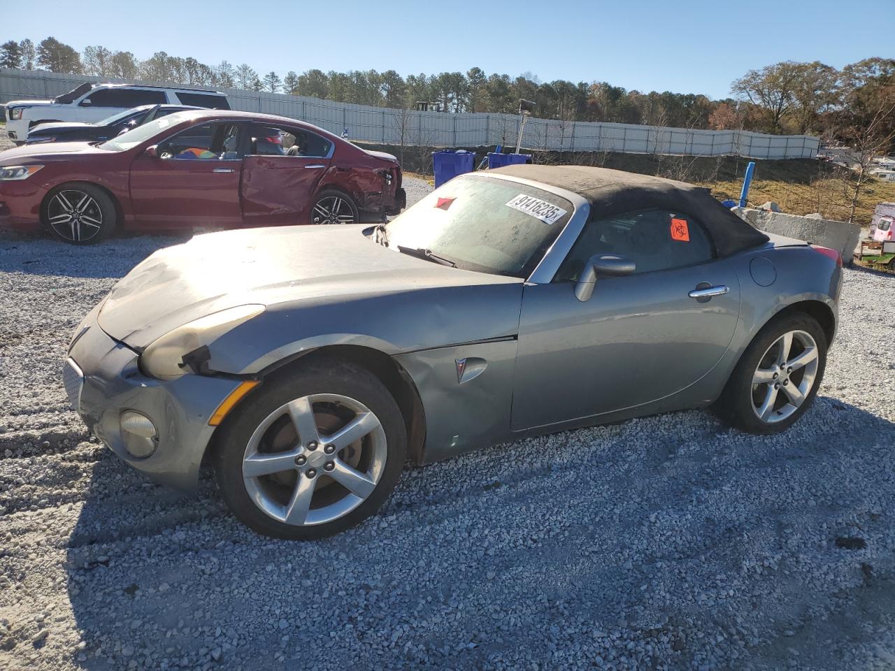 2006 Pontiac Solstice, VIN 1G2MB33B06Y103606 — Front end