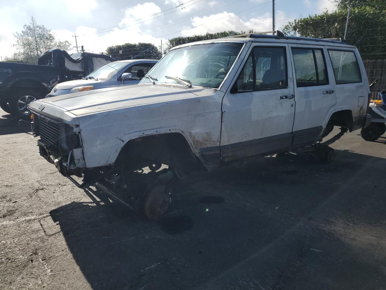 1991 Jeep Cherokee, VIN 1J4FJ58S2ML522959 — Vandalism