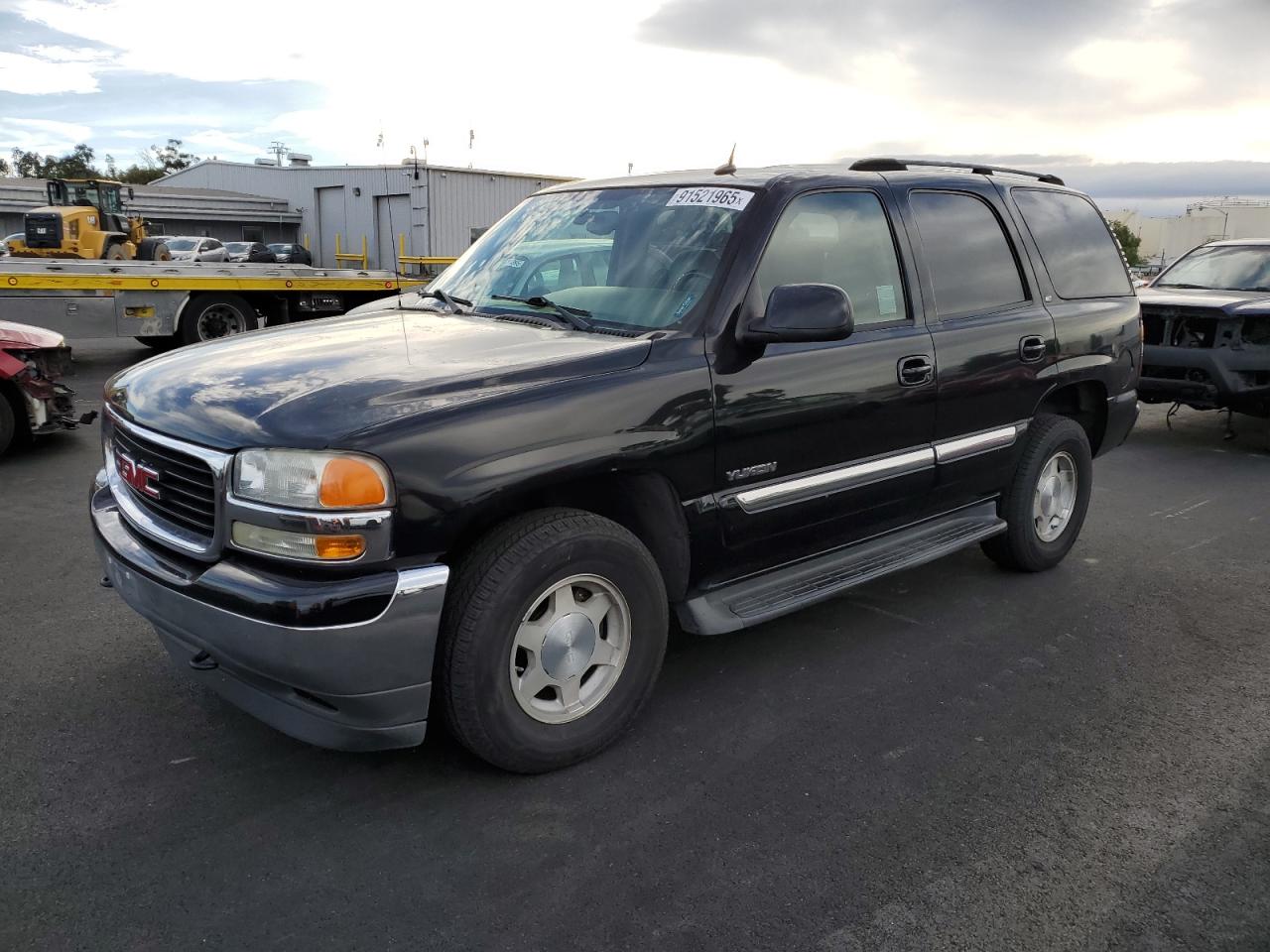 2005 GMC Yukon SLE, VIN 1GKEK13T55R228272 — Minor dents and scratches