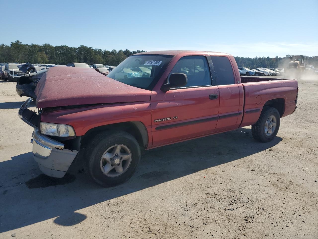 1998 Dodge 1500, VIN 1B7HC13Y5WJ225499 — Front end