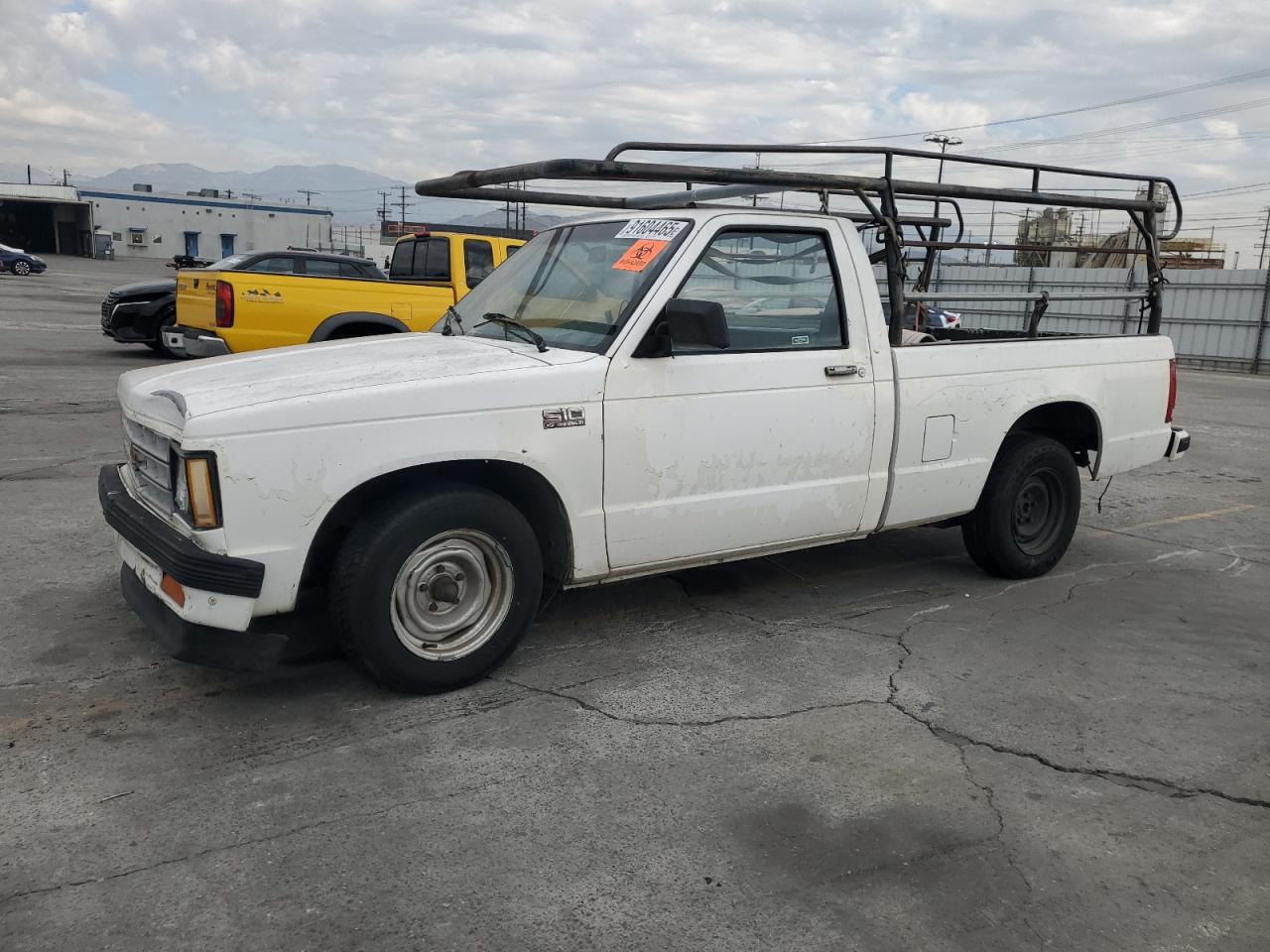 1989 Chevrolet S-10, VIN 1GCBS14E2K8152610 — Front end