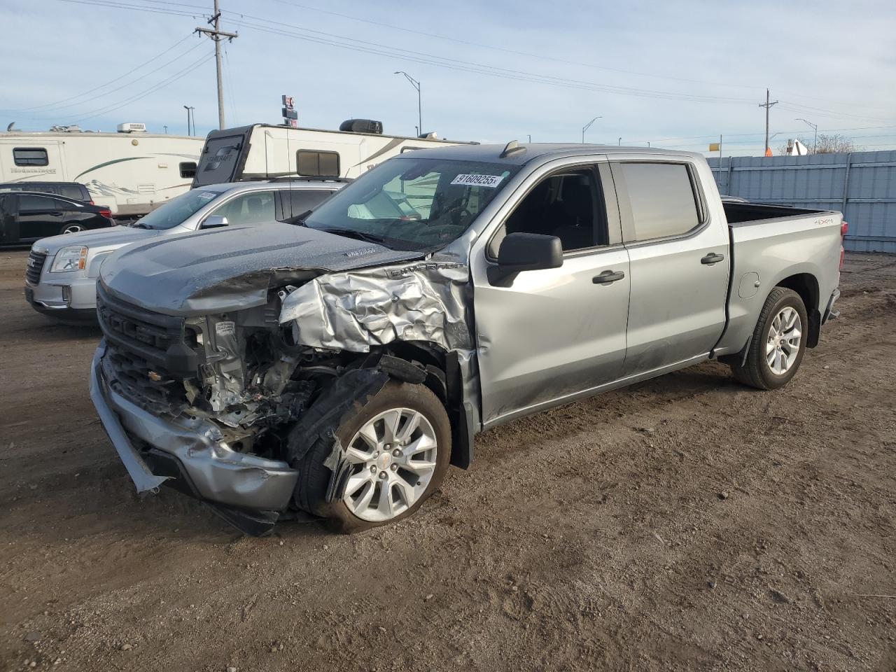 2025 Chevrolet Silverado 1500 Custom, VIN 1GCPKBEK5SZ124570 — Перед