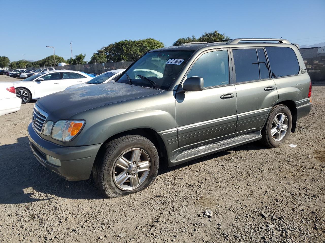 2007 Lexus LX 470, VIN JTJHT00WX74027382 — Minor dents and scratches
