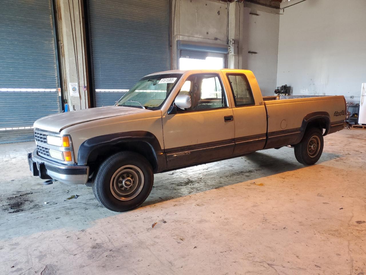 1993 Chevrolet K2500, VIN 2GCGK29F8P1134619 — Side