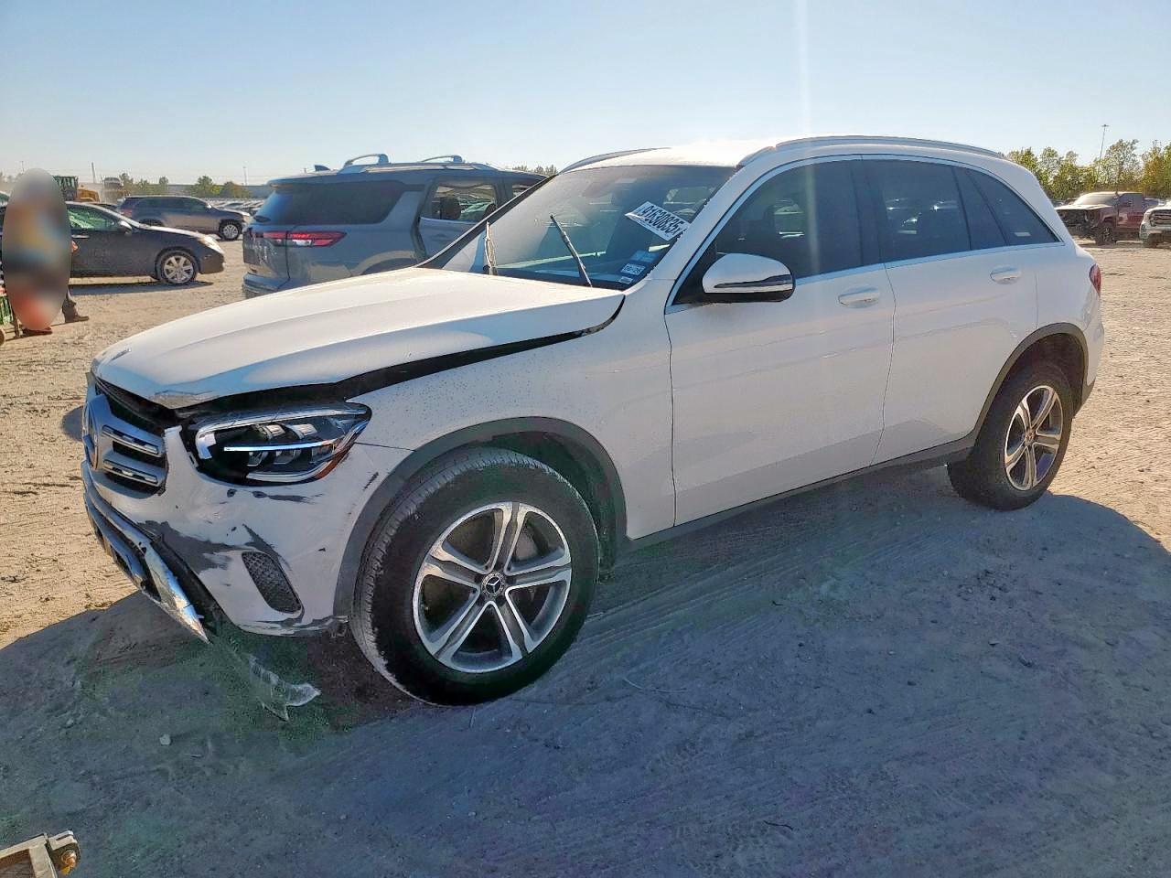 2020 Mercedes-Benz GLC 300, VIN WDC0G8DB0LF724451 — Front end