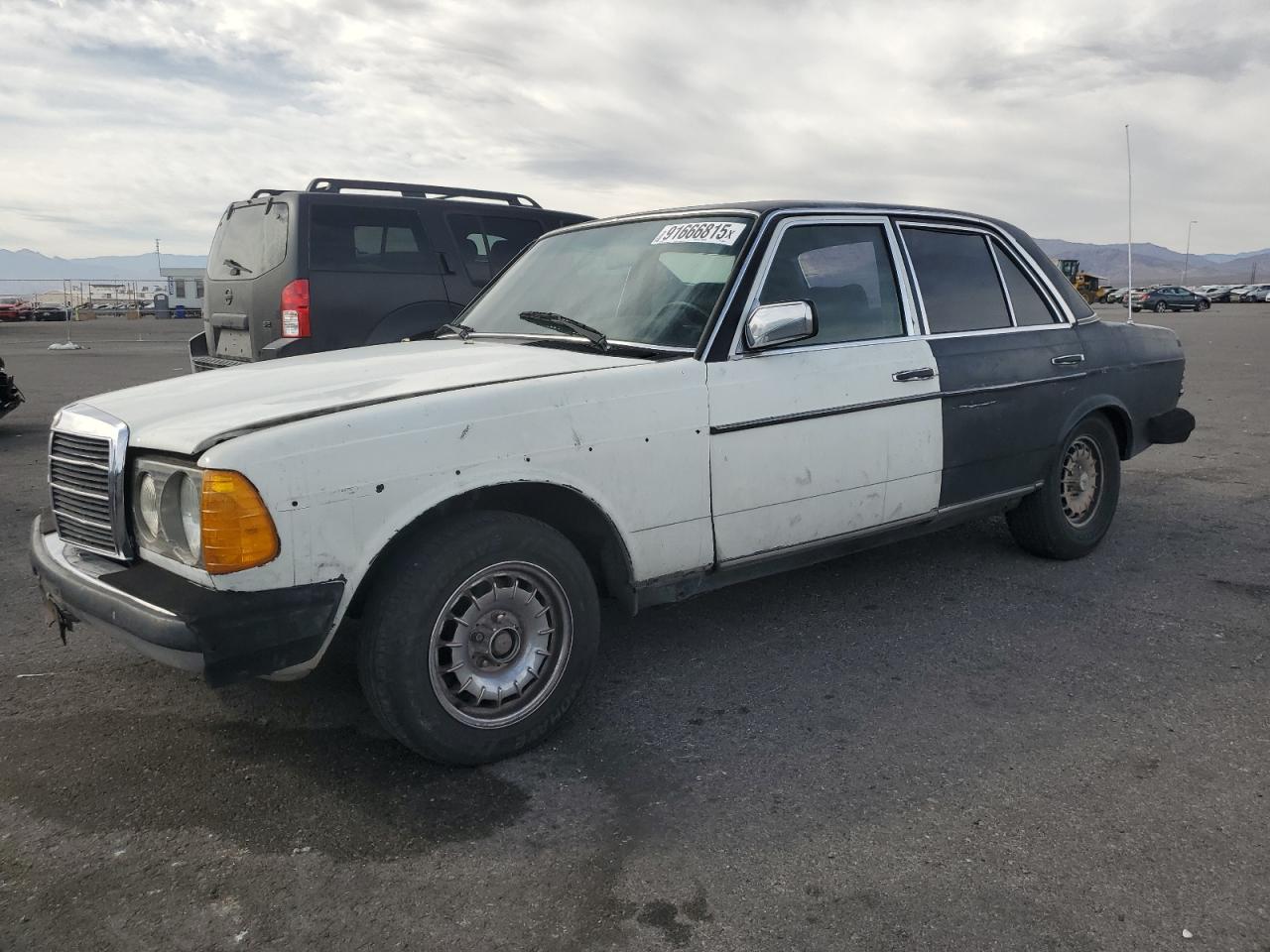 1983 Mercedes-Benz 300 D, VIN WDBAB33A3DB034642 — Rear end