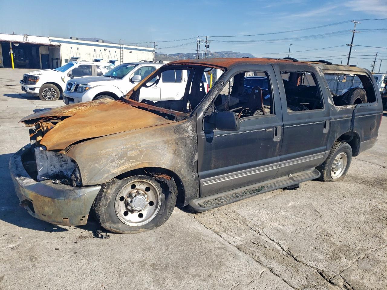 2004 Ford Excursion Special Serv, VIN 1FMNU40S24ED76402 — Burn