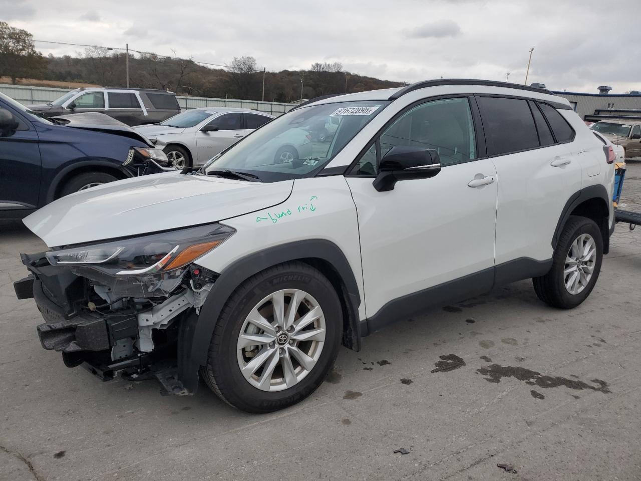 2025 Toyota Corolla Cross LE, VIN 7MUBAAAG7SV124344 — Front end