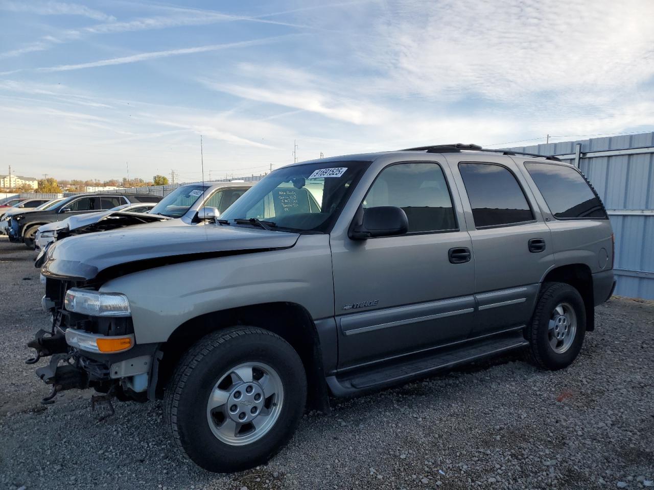 2000 Chevrolet Tahoe LT, VIN 1GNEK13T2YJ137448 — Front end