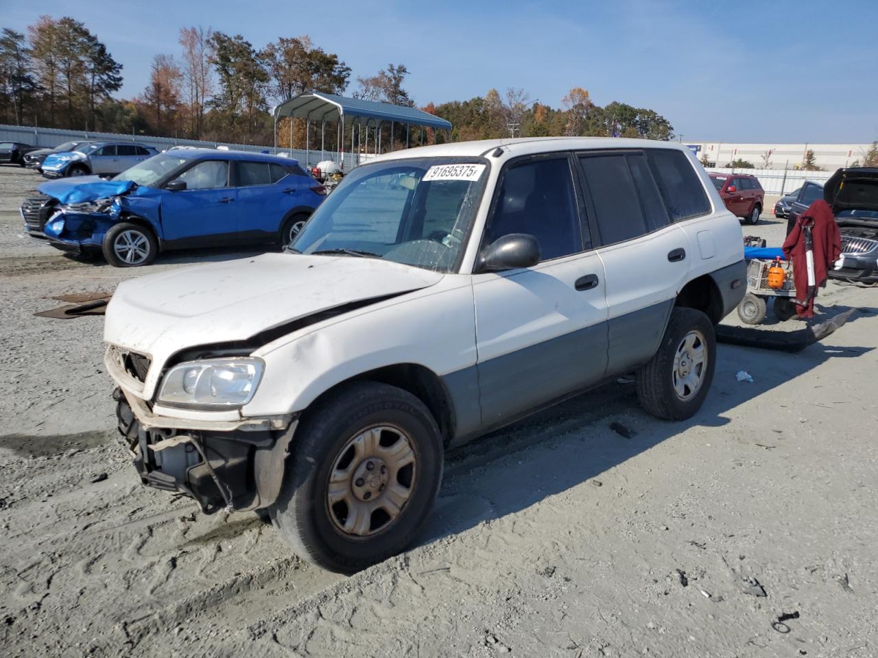 1998 Toyota RAV4, VIN JT3GP10V3W7039035 — Front end