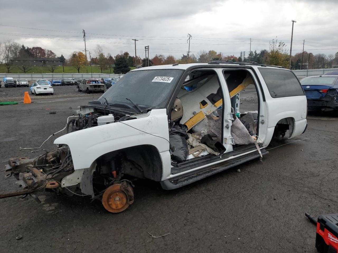 2005 Chevrolet Suburban LS, VIN 1GNFK16Z05J106473 — Stripped