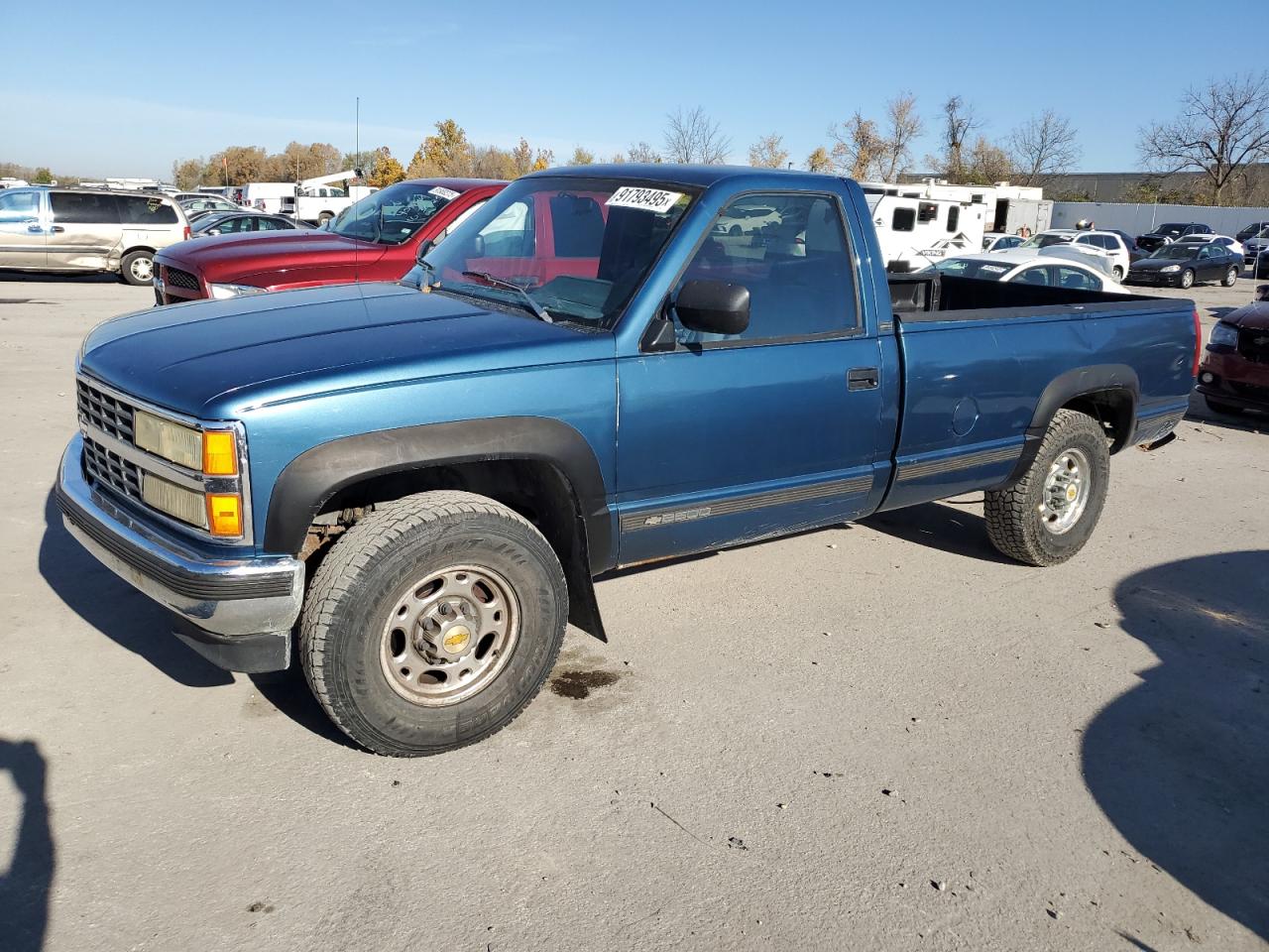 1992 Chevrolet K2500, VIN 1GCGK24KXNE218585 — Side