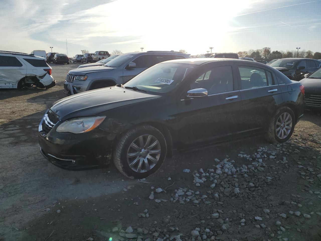 2013 Chrysler 200 Limited, VIN 1C3CCBCG4DN706541 — Front end