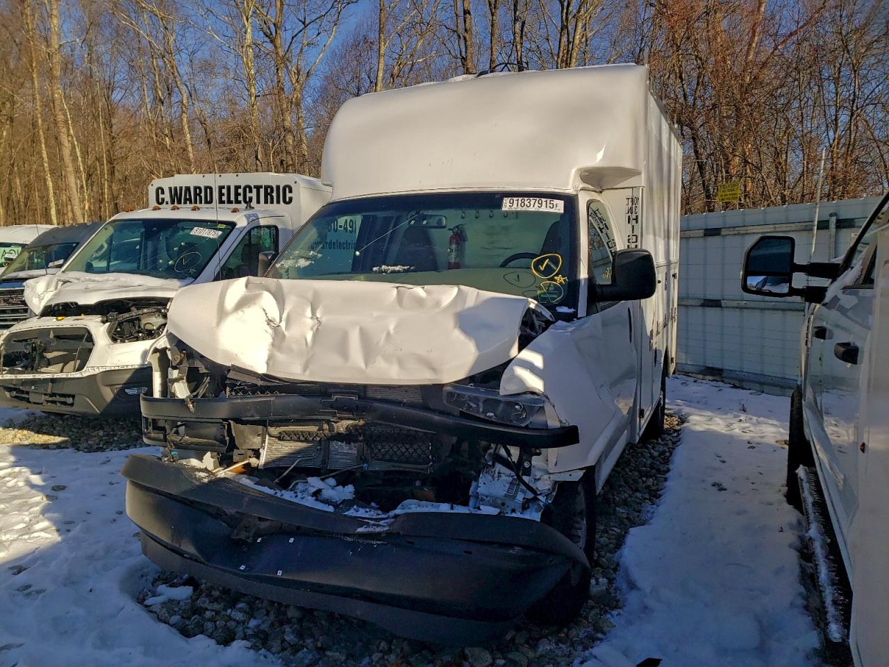 2019 Chevrolet Express Commercial, VIN 1GB0GRFG8K1366620 — Front end