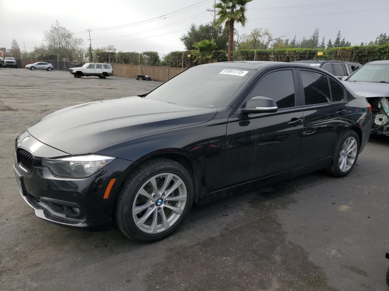 2017 BMW 3 Series 320i, VIN WBA8A9C53HK619622 — Пожар в салоне
