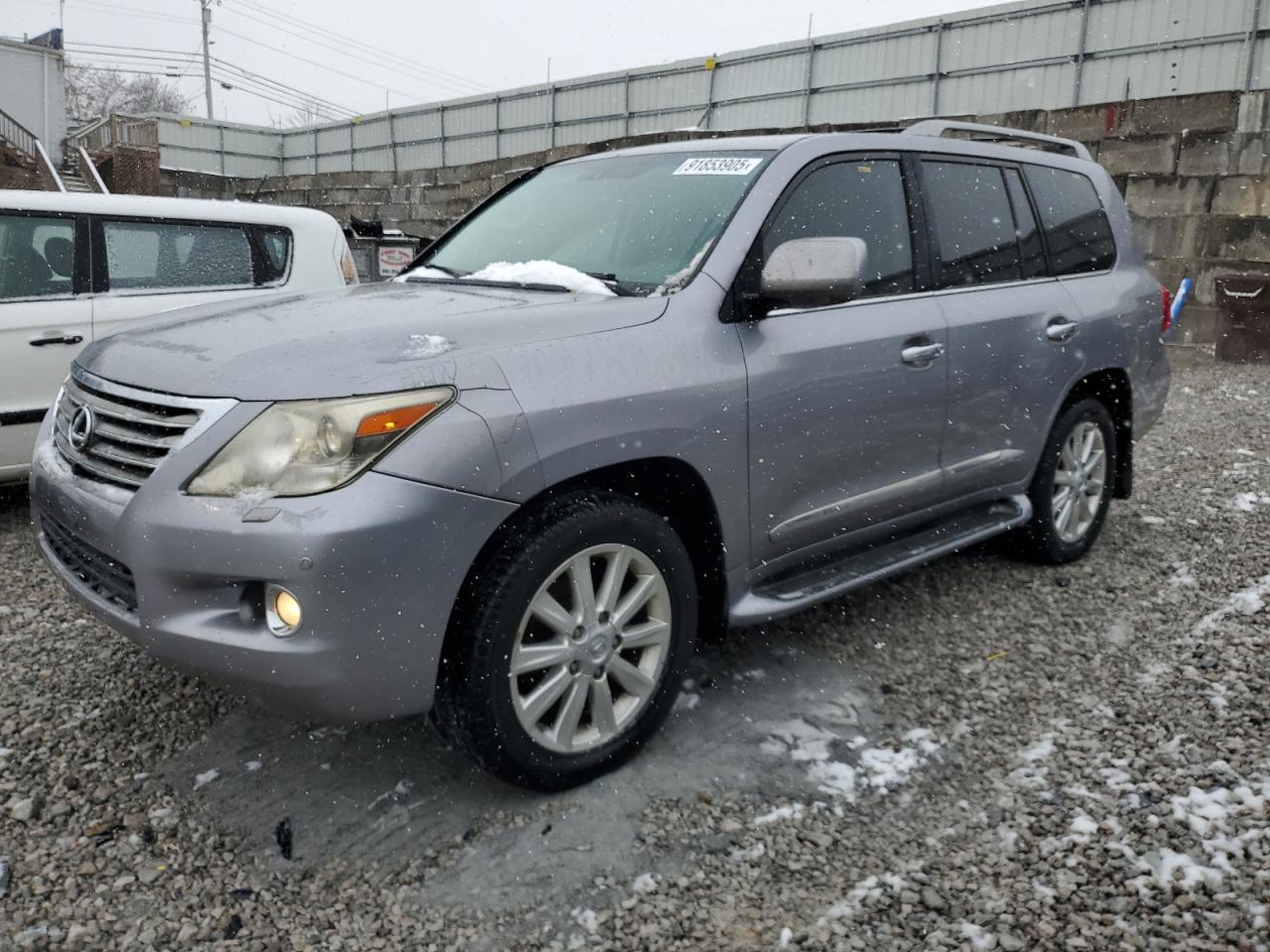 2008 Lexus LX 570, VIN JTJHY00W884012513 — Side