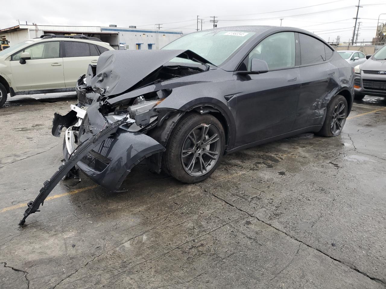 2025 Tesla Model Y Long Range, VIN 7SAYGDED2SF259629 — Фото с аукциона