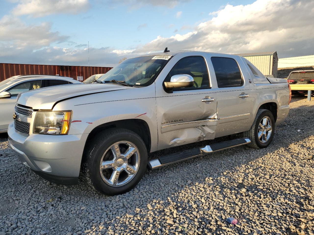 2013 Chevrolet Avalanche LTZ, VIN 3GNTKGE77DG325615 — Side