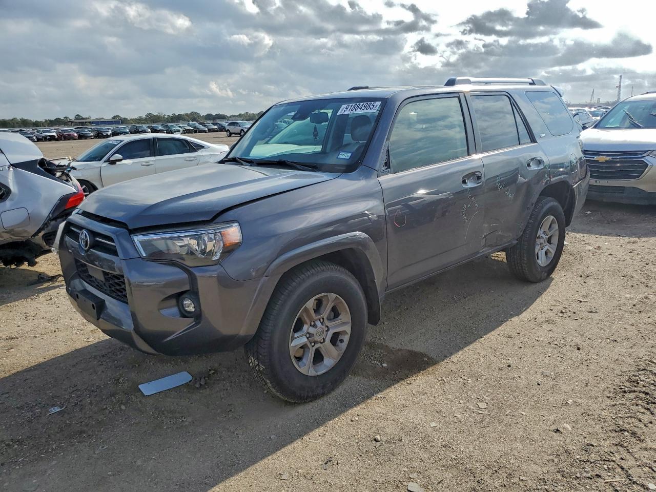 2022 Toyota 4Runner SR5 Premium, VIN JTEFU5JRXN5257035 — Side