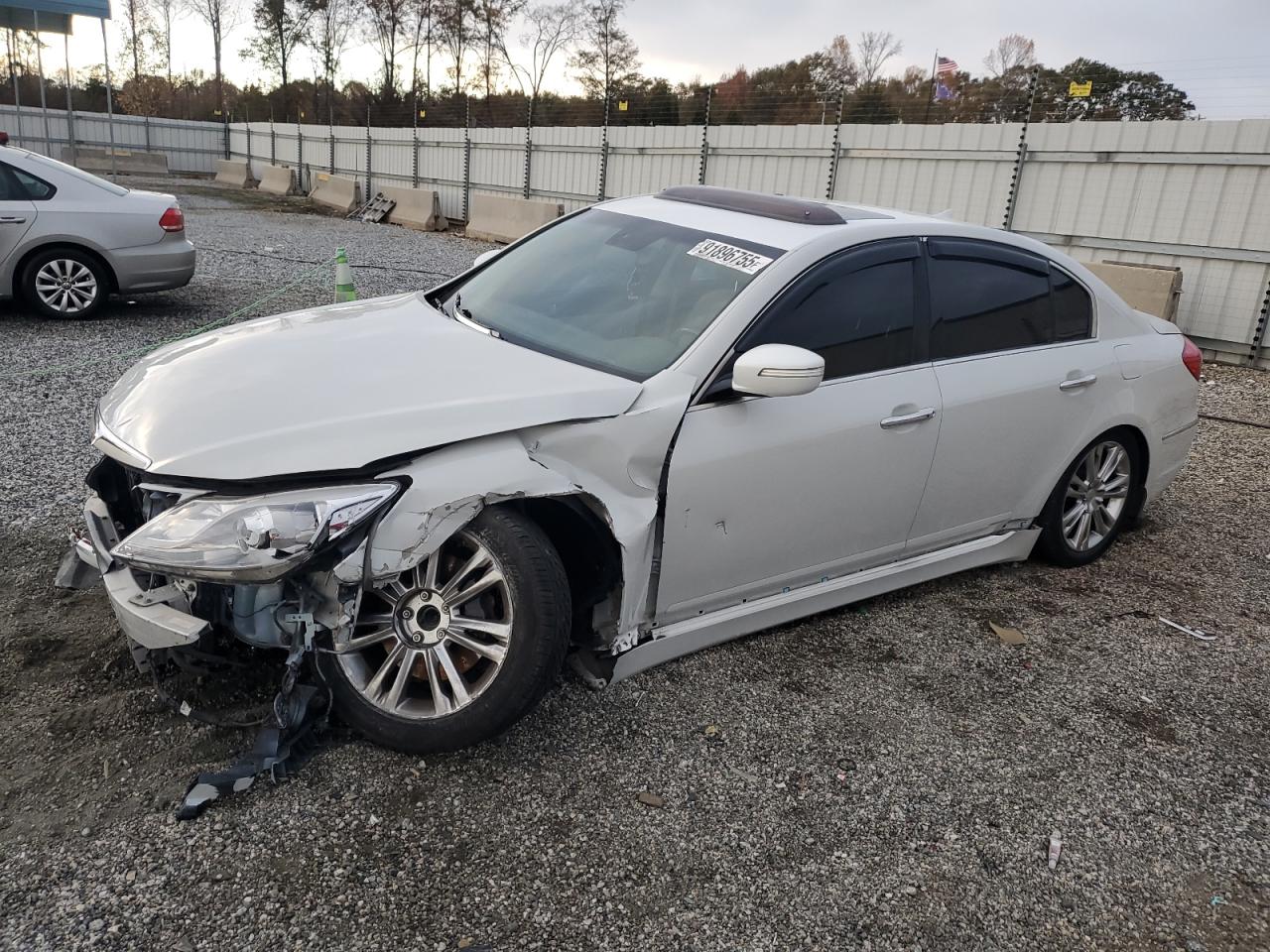 2012 Hyundai Genesis 3.8L, VIN KMHGC4DD3CU186636 — Перед
