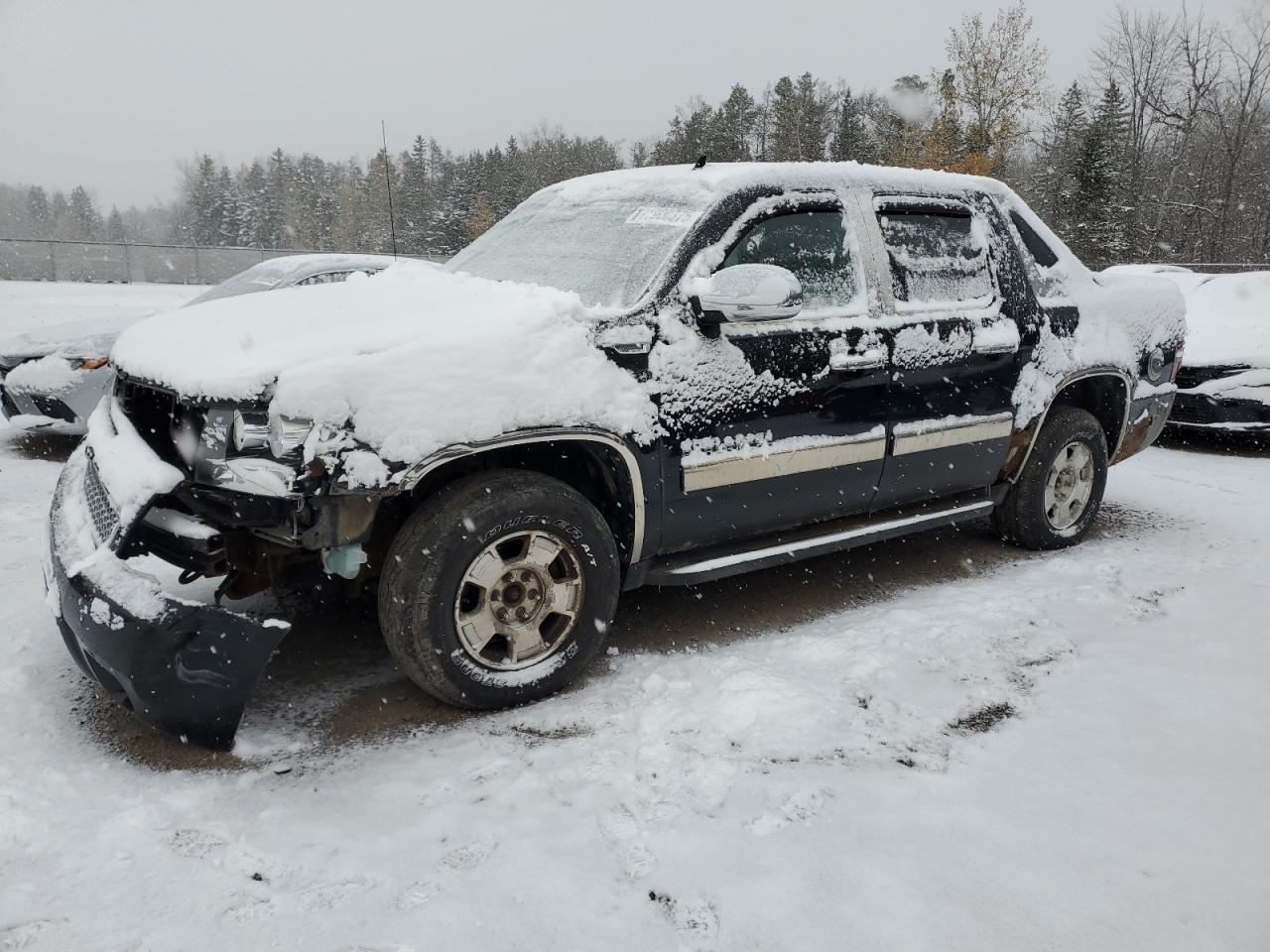 2011 Chevrolet Avalanche LS, VIN 3GNTKEE39BG159726 — Front end