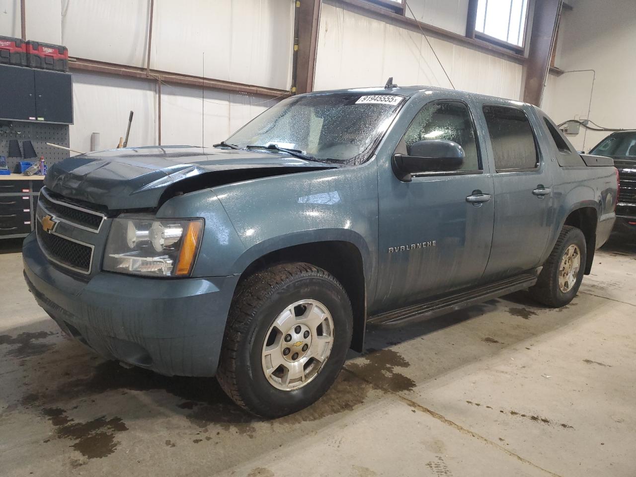 2012 Chevrolet Avalanche LT, VIN 3GNTKFE74CG152645 — Перед