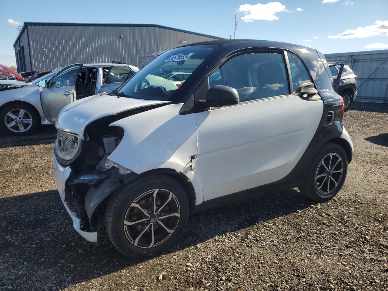 2017 Smart fortwo Pure, VIN WMEFJ5DAXHK170388 — Front end