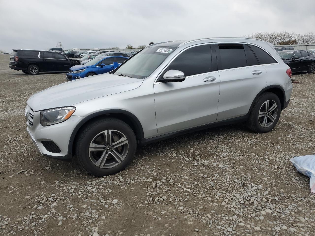 2019 Mercedes-Benz GLC 300, VIN WDC0G4JB7KV160105 — Front end
