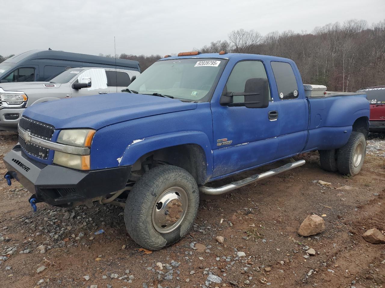 2004 Chevrolet Silverado 3500 LS, VIN 1GCJK391X4E185520 — Rear end