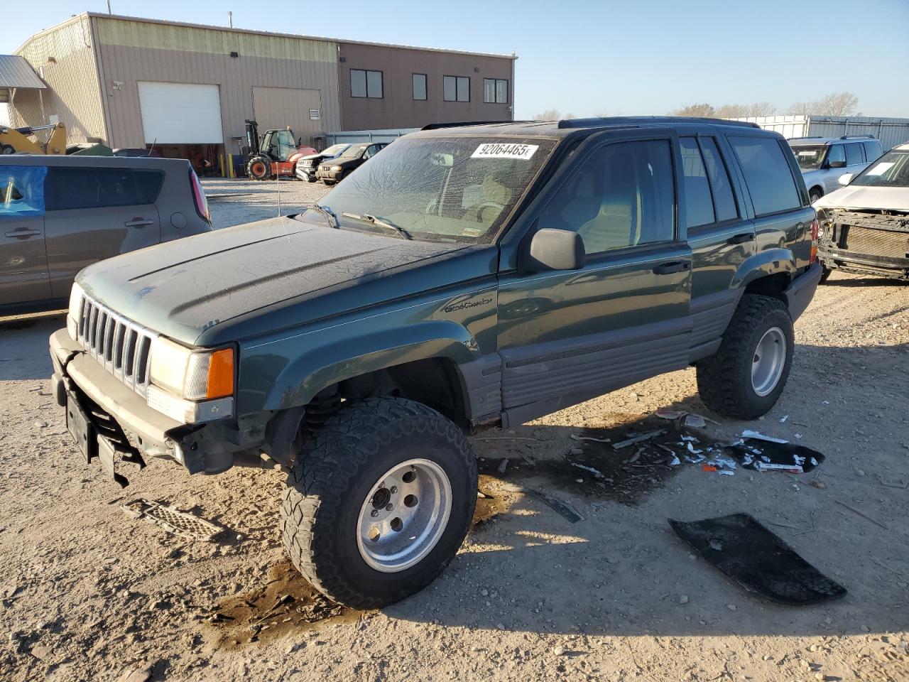 1995 Jeep Grand Cherokee Laredo, VIN 1J4GZ58Y8SC663758 — Rear end