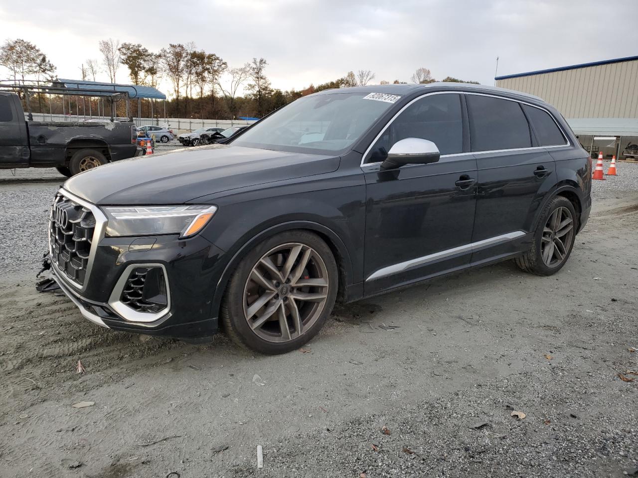 2025 Audi SQ7 Prestige, VIN WA1VWBF7XSD002879 — Front end