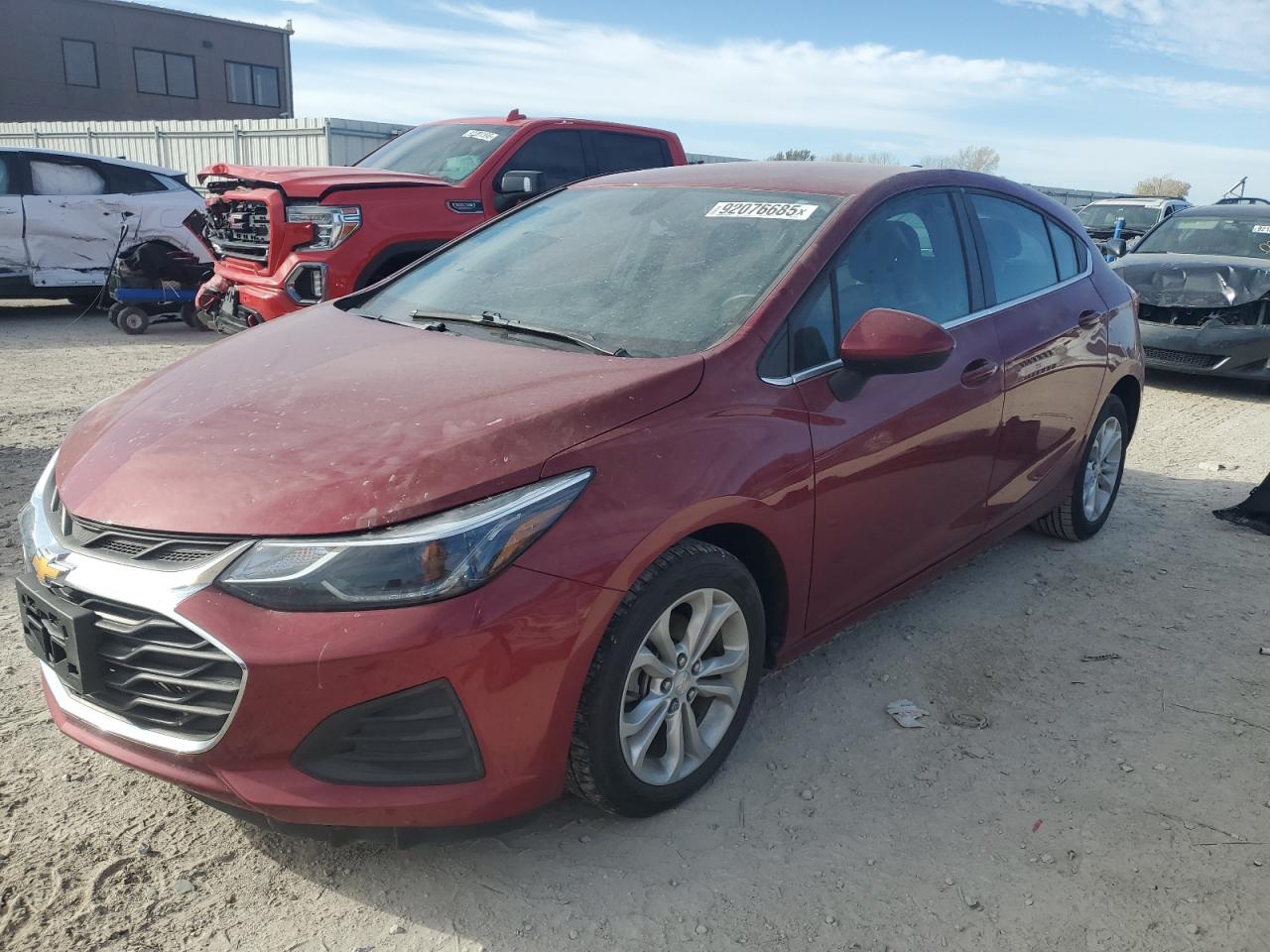 2019 Chevrolet Cruze LT, VIN 3G1BE6SM9KS606995 — Rear end