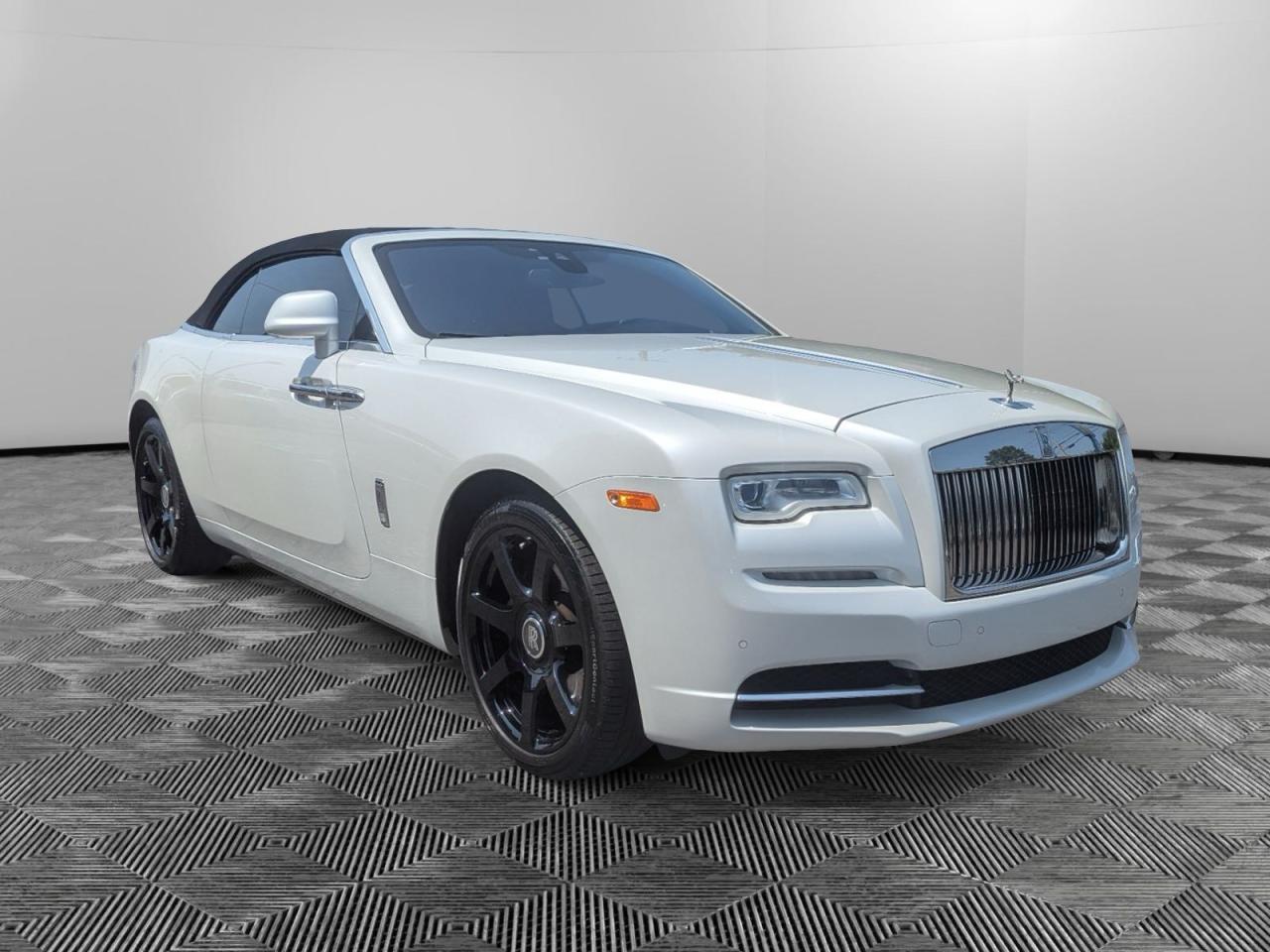 2018 Rolls-Royce Dawn, VIN SCA666D50JU115653 — Normal wear