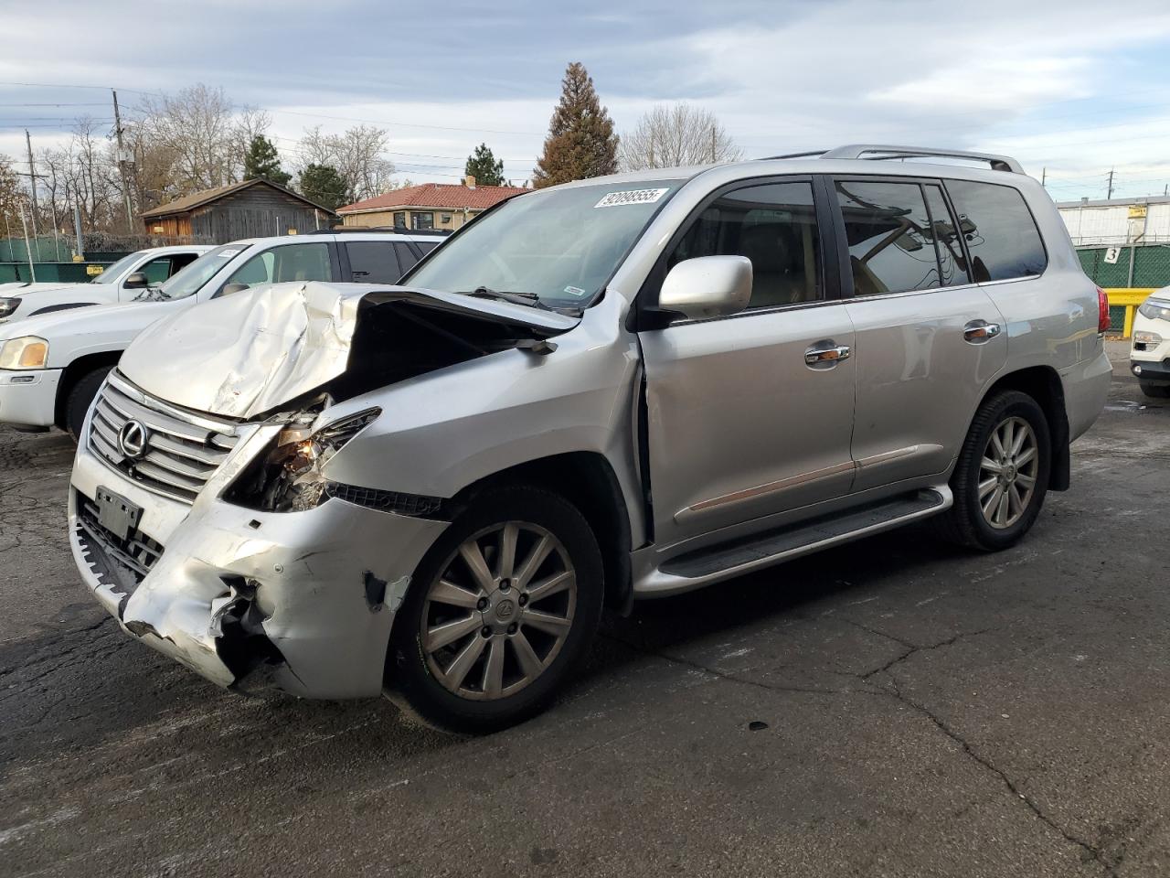 2008 Lexus LX 570, VIN JTJHY00W384010961 — Front end