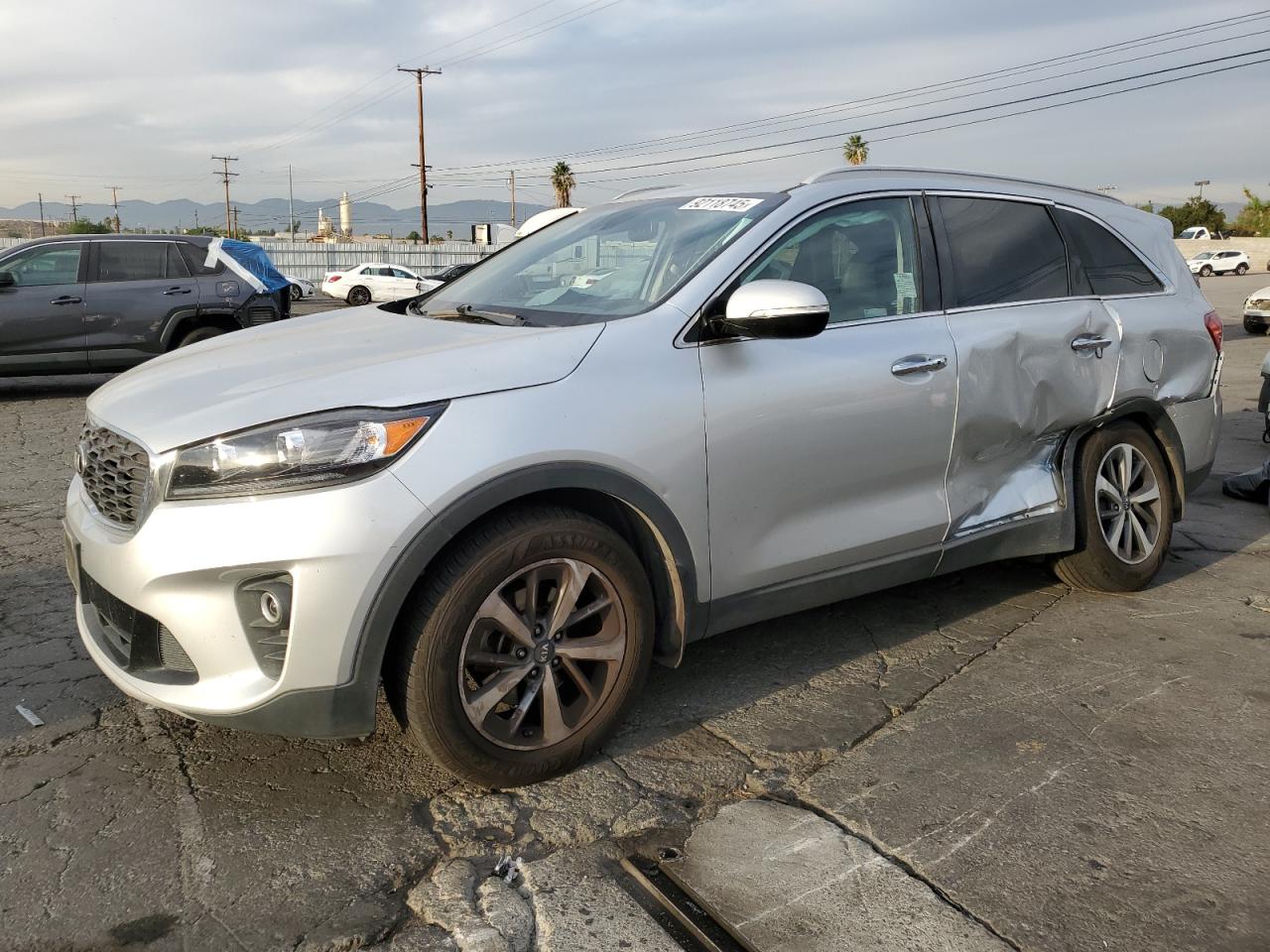 2019 Kia Sorento EX, VIN 5XYPH4A54KG535354 — Side