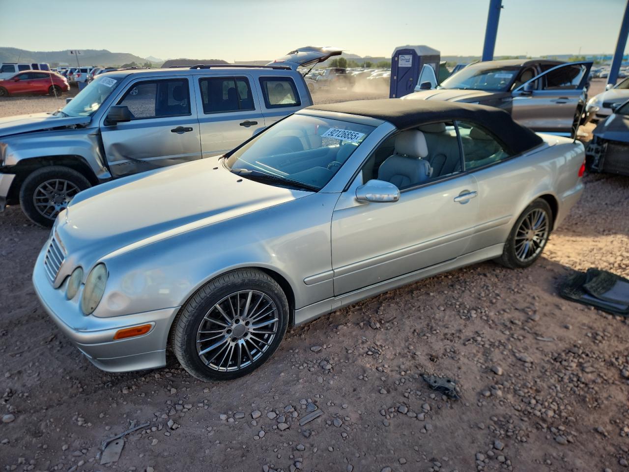 2000 Mercedes-Benz CLK 320/430, VIN WDBLK65G2YT029086 — Minor dents and scratches