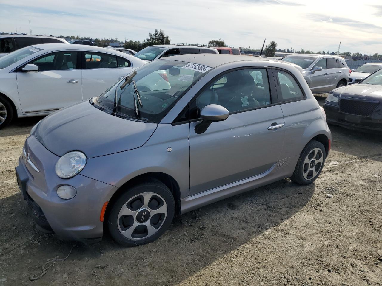 2015 FIAT 500e, VIN 3C3CFFGE9FT694476 — Minor dents and scratches