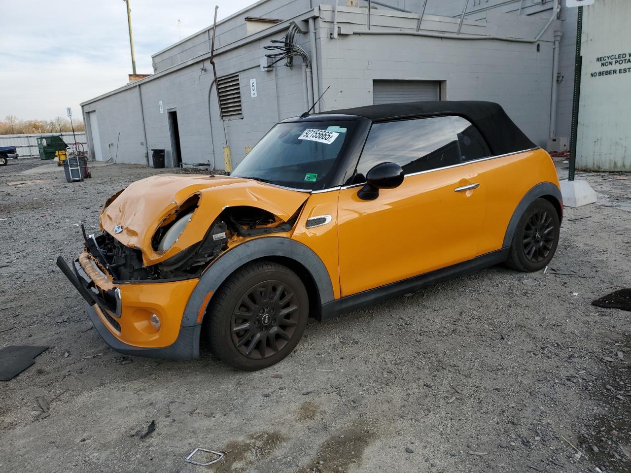 2017 MINI Convertible Cooper, VIN WMWWG5C58H3C20183 — Перед