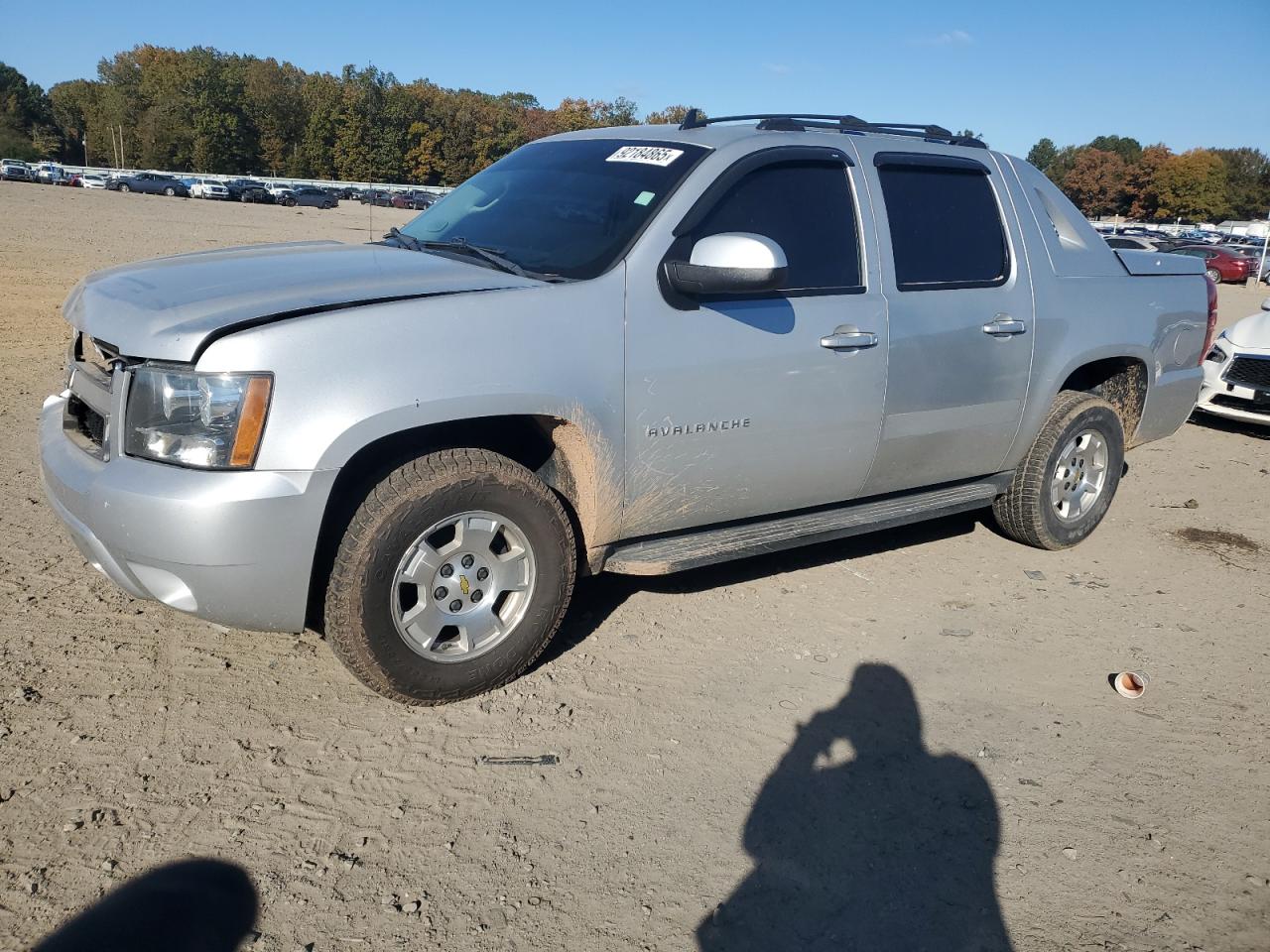 2012 Chevrolet Avalanche LS, VIN 3GNMCEE08CG218337 — Перед
