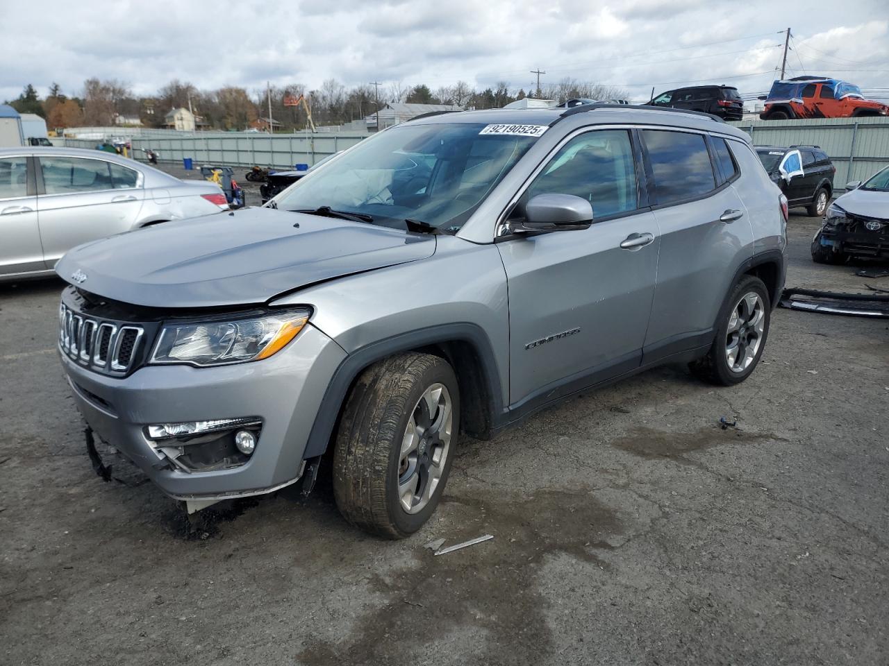 2020 Jeep Compass Limited, VIN 3C4NJCCB5LT114536 — Auction photo 1 of 15