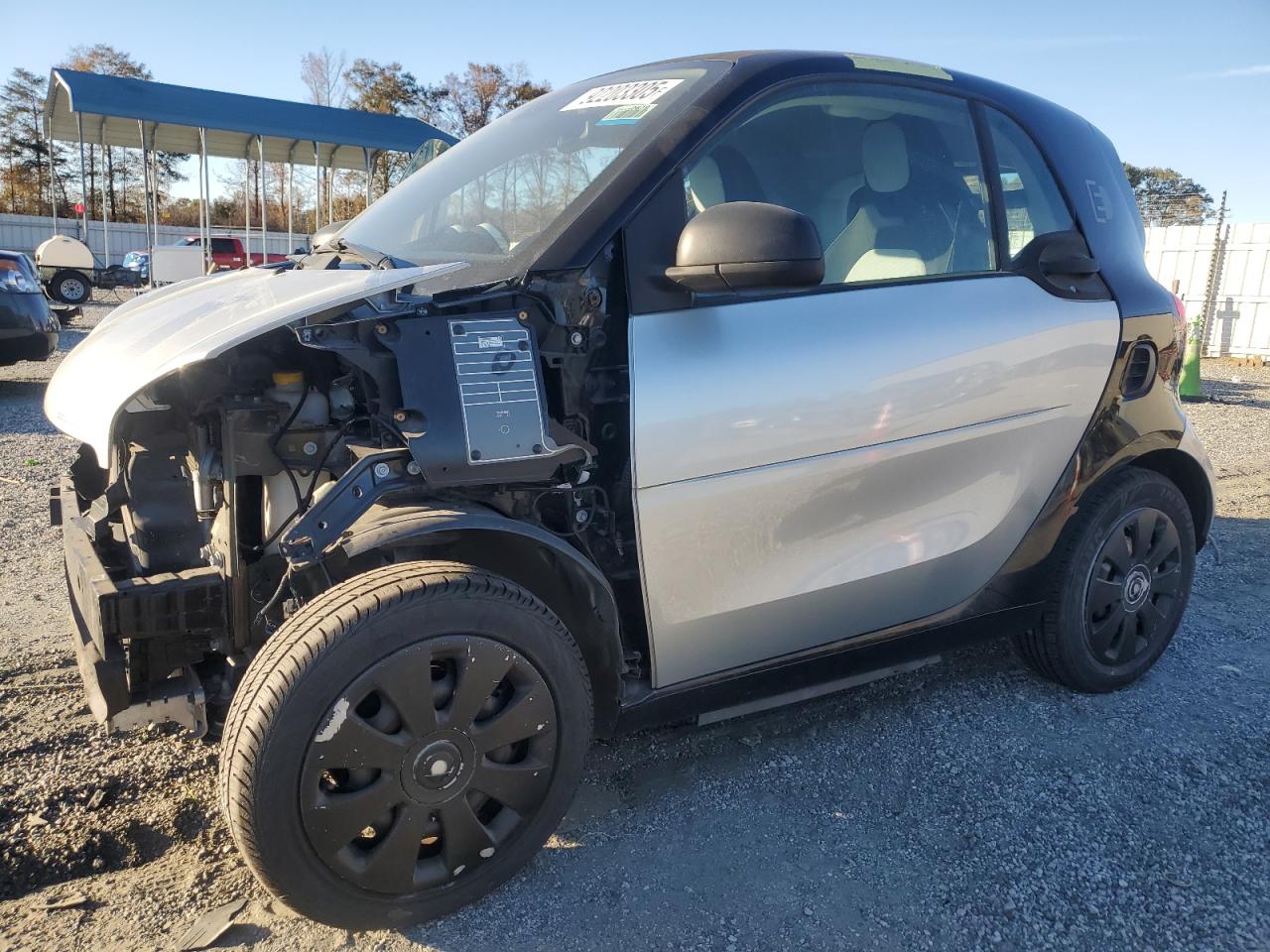 2018 Smart fortwo Passion, VIN WMEFJ9BA5JK280359 — Front end