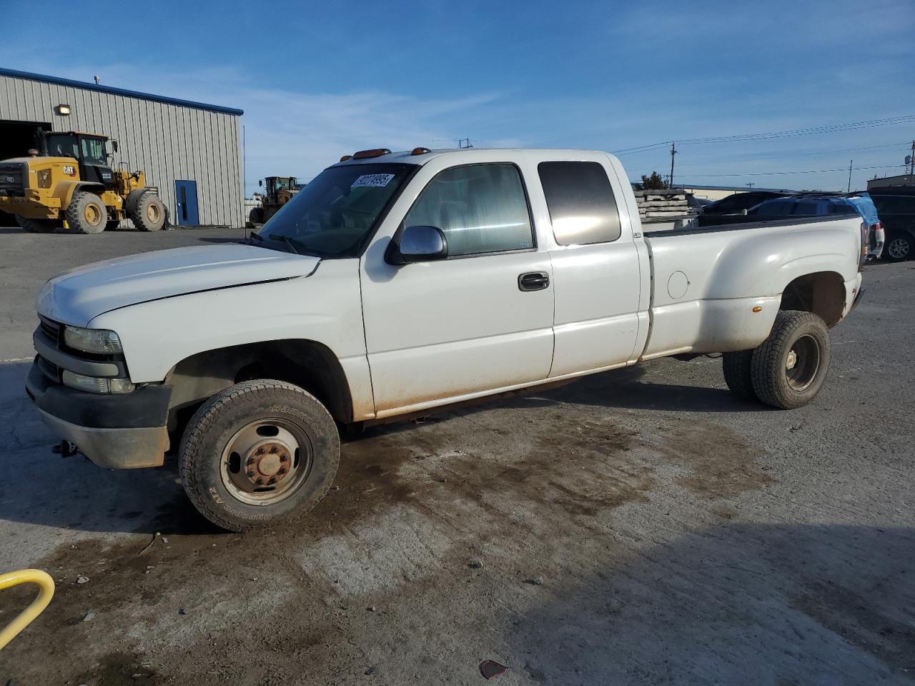 2001 Chevrolet Silverado 3500 LS, VIN 1GCJK39161E324408 — Side